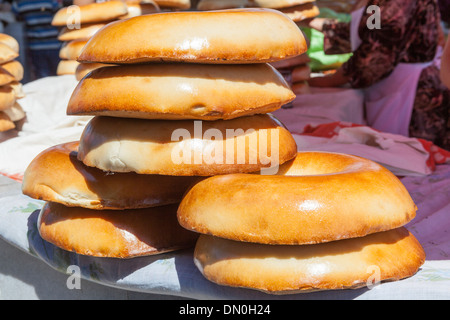 Non pane per la vendita, sul mercato Siyob, noto anche come mercato Siab, Samarcanda, Uzbekistan Foto Stock