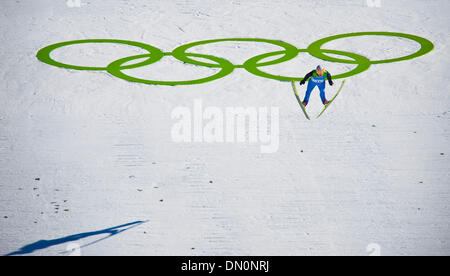 Feb 20, 2010 - Whistler, British Columbia, Canada - Polonia STEFAN HULA durante il secondo turno di uomini della grande hill ski jumping concorso al 2010 dei giochi olimpici invernali di Whistler, British Columbia, Canada (credito Immagine: © Jed Conklin/ZUMA Press) Foto Stock