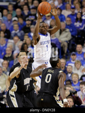 Gen 30, 2010 - Lexington, Kentucky, Stati Uniti d'America - Dario Miller sembrava di passare fuori di problemi come il Kentucky ha giocato Vanderbilt sabato 30 gennaio, 2010 in Lexington, Kentucky . Foto di Mark Cornelison | Personale. (Credito Immagine: © Lexington Herald-Leader/ZUMApress.com) Foto Stock