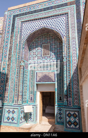 Tugli Tekin Mausoleo, Shah-i-Zinda, noto anche come Shah I Zinda e Shah-i Zinda, Samarcanda, Uzbekistan Foto Stock