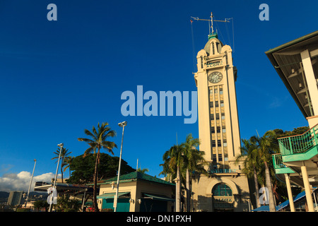 Stati Uniti d'America, Hawaii, Oahu, Honolulu, Porto di Honolulu, Storico Aloha Tower Foto Stock