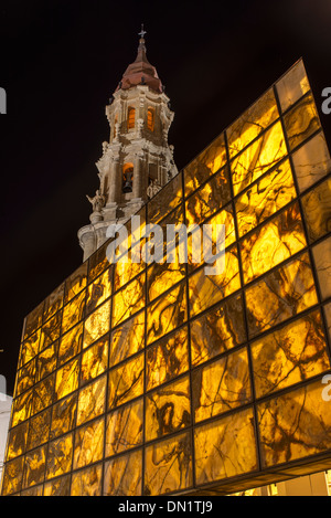 La Cattedrale di Seo di Saragozza nella notte, Aragona, Spagna Foto Stock