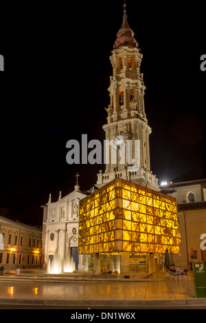 La Cattedrale di Seo di Saragozza nella notte, Aragona, Spagna Foto Stock