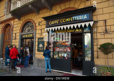 Caffe e confetteria al Bicerin il Cafe famoso per il suo bicerin brandy caffè Piazza della Consulata piazza Torino Piemonte Italia Foto Stock