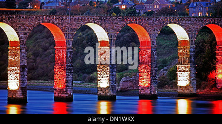 Luci sul viadotto.Berwick upon Tweed.ponti sul fiume oltre il Tweed Foto Stock