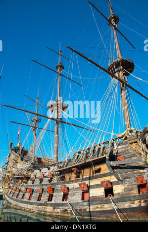 Il Galeone Naptune replica del xvii secolo galeone nave Porto Antico il porto antico di Genova regione Liguria Italia Europa Foto Stock