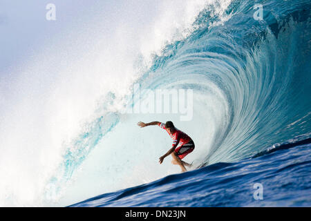 Maggio 09, 2006; Teahupoo, TAHITI; BRUCE Ferri (Kauai, Haw) (nella foto) ha aperto il suo account con un 9.0 (al di fuori di un possibile 10 punti) nel primo round del Billabong Pro Tahiti in incoerente di 3-6 piedi (1-2 metri) nell'offshore surf a Teahupoo oggi. Ferri da stiro avanzate per round tre mette in disparte Daniel Wills (Aus) e Davey Weare (RSA) per i perdenti round. Il Billabong Pro è la terza fermata del Foto Stock