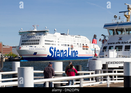 Un Stena Line ro/pax traghetto a Kiel. Foto Stock