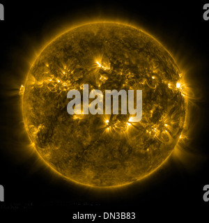 Sun tranquillo Corona e la parte superiore della zona di transizione dal Solar Dynamics Observatory atmosferica dell assemblea di imaging (AIA) strumento Foto Stock