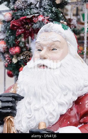 Un modello in fibra di vetro di Babbo Natale Foto Stock