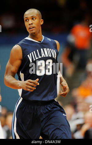 22 febbraio 2009: Villanova avanti Dante Cunningham (#33) in azione contro Siracusa. Il Villanova Wildcats sconfitto il Syracuse 89-86 arancione nella parte anteriore del 26,879 appassionati al Carrier Dome di Siracusa, NY.(Immagine di credito: © Alan Schwartz/Cal Sport Media) Foto Stock