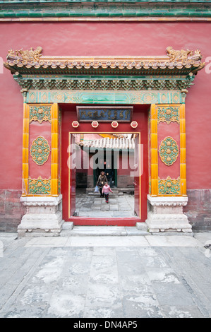 Uno dei gateway nella Città proibita a Pechino, Cina Foto Stock