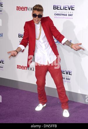 Los Angeles, California, USA. Xviii Dicembre 2013. Justin Bieber arriva a premiere per 'believe' a Los Angeles, CA 18 dicembre 2013 Credit: Sydney Alford/Alamy Live News Foto Stock