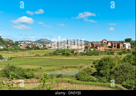Villaggio del Betsileo pople con risaie a terrazze, Ambositra Madagascar Foto Stock