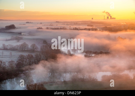 Vista aerea, sunrise, nebbia di mattina sopra il fiume Lippe, Hamm, la zona della Ruhr, Nord Reno-Westfalia, Germania Foto Stock