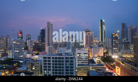 Grattacieli, skyline notturno, Panama City, Panama Foto Stock