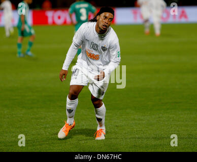 Marrakech , Marocco. Xviii Dicembre, 2013. RONALDINHO ballare durante il FIFA Club World Cup Semi finale tra il Raja Casablanca e Atletico Mineiro dal Marrakech Stadium. Credito: Azione Sport Plus/Alamy Live News Foto Stock