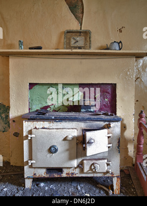 Rayburn in abbandonato casa Croft, Sud Uist Foto Stock