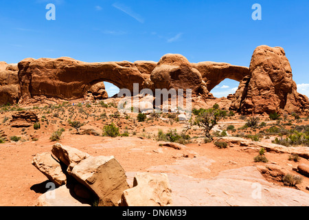 Nord e Sud Windows archi, la sezione di Windows, il Parco Nazionale di Arches, Utah, Stati Uniti d'America Foto Stock