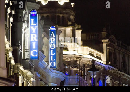 Londra, Regno Unito. 19 dicembre 2013. Un soffitto crollato su un pubblico presso il Teatro Apollo di Soho Londra durante una performance con 76 persone trattate per lesioni e 7 Credito seriamente: amer ghazzal/Alamy Live News Foto Stock