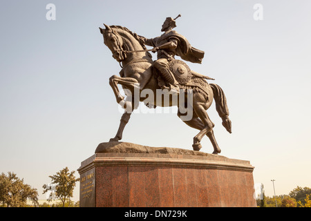Statua di Amir Timur, noto anche come Temur e Tamerlane, Tashkent, Uzbekistan Foto Stock