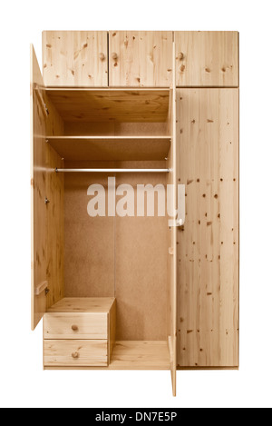 Semplice aprire armadio in legno realizzato in legno di faggio. Isolato cabinet in legno. Foto Stock