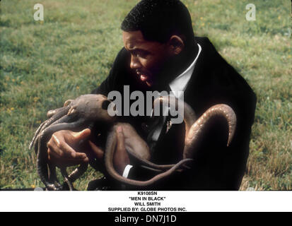 Gen 18, 2001 - K9108SN.''Men In Black''.Will smith.fornito da:(Immagine di credito: © Globo foto/ZUMAPRESS.com) Foto Stock