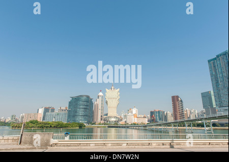 Il casinò a striscia di Cotai, con l'edificio di pietra miliare del Grand Lisboa a Macao (Macau), sar di Cina Foto Stock