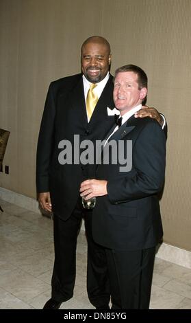 Mar 18, 2002 - K24427signor: 23RD COLLEGIO annuale premi televisivi.ST. REGIS HOTEL, Century City, CA 03/17/2002.ANTHONY HEALD E CHI McBRIDE. Milano RYBA/ 2002(Credit Immagine: © Globo foto/ZUMAPRESS.com) Foto Stock