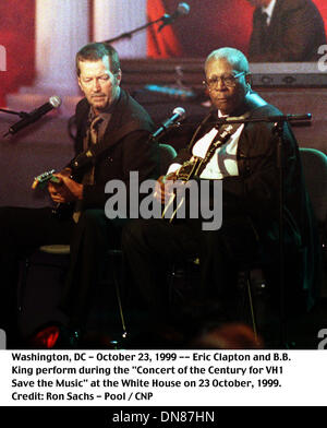 Ottobre 23, 1999 - Washington, DC- ottobre 23,1999-ERIC CLAPTON E B.B. Re svolge per il presidente al ''concerto del secolo per la VH-1 salvare la musica'' alla casa bianca il 23 OCTOBE, 1999. CREDIT RON SACHS-PISCINA/CNP FORNITO DAL CREDITO (Immagine: © Globo foto/ZUMAPRESS.com) Foto Stock