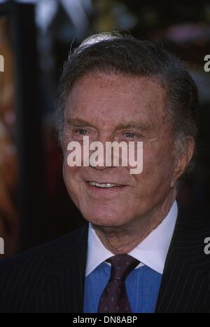 1 maggio 2002 - Hollywood, CA, Stati Uniti d'America - K24858EG: SPIDER-MAN PREMIERE.VILLAGGIO E BRUIN THEATRE, Westwood, CA 29/04/2002.CLIFF ROBERTSON. Essere ED GELLER/ 2002(Credit Immagine: © Globo foto/ZUMAPRESS.com) Foto Stock