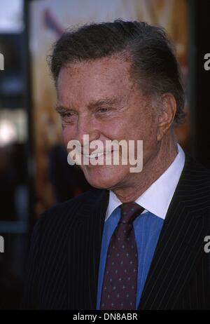 1 maggio 2002 - Hollywood, CA, Stati Uniti d'America - K24858EG: SPIDER-MAN PREMIERE.VILLAGGIO E BRUIN THEATRE, Westwood, CA 29/04/2002.CLIFF ROBERTSON. Essere ED GELLER/ 2002(Credit Immagine: © Globo foto/ZUMAPRESS.com) Foto Stock