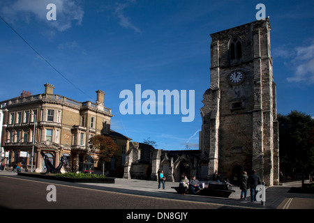 Holyrood chiesa high street old town southampton hampshire Inghilterra Foto Stock