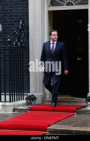 Primo Ministro britannico David Cameron incontra Sheikh Hamad bin Khalifa Al-Thani, emiro dello Stato del Qatar Foto Stock