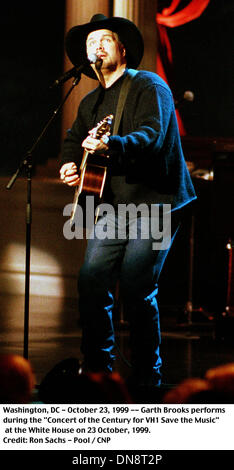 Ottobre 23, 1999 - Washington, DC- ottobre 23,1999-Garth Brooks .svolge per il presidente al ''concerto del secolo per la VH-1 SALVARE LA MUSICA'' alla casa bianca il 23 OCTOBE, 1999. CREDIT RON SACHS-PISCINA/CNP FORNITO DAL CREDITO (Immagine: © Globo foto/ZUMAPRESS.com) Foto Stock