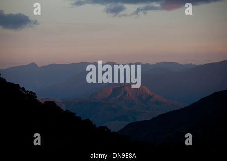 Vista dal camp su Salcantay - Machu Picchu Foto Stock