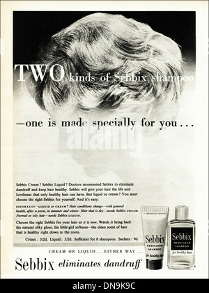 Anni Cinquanta la pubblicità. Vintage originale di moda femminile annuncio rivista per shampoo SEBBIX Foto Stock