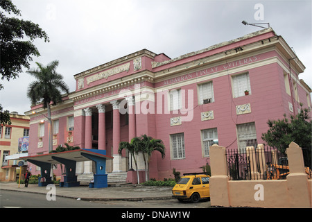 Hospital General Calixto García, Avenida de la Universidad, Vedado, Havana, Cuba, il Mare dei Caraibi e America centrale Foto Stock