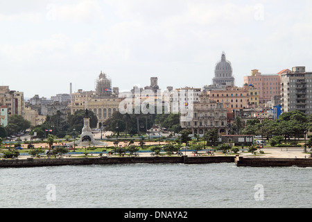 Il lungomare da Castillo del Morro, l'Avana Vecchia (La Habana Vieja), Cuba, il Mare dei Caraibi e America centrale Foto Stock