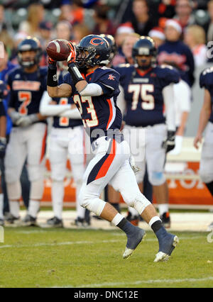 Carson, California, Stati Uniti d'America. Xxi Dec, 2013. Dicembre 21, 2013 Carson, CA. Chaminade Eagles wide receiver Dallas Tessar #23 catture un passaggio in stato di CIF Divisione 2 Campionato bocce tra l'impresa Hornets e la Chaminade aquile allo snodo centrale del mozzo a Carson, CA. David cofano/CSM. © csm/Alamy Live News Foto Stock
