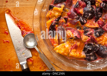 Ingredienti per la torta di frutta Foto Stock