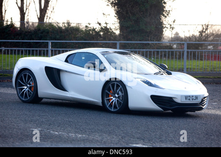 White McLaren MP4-12C Foto Stock