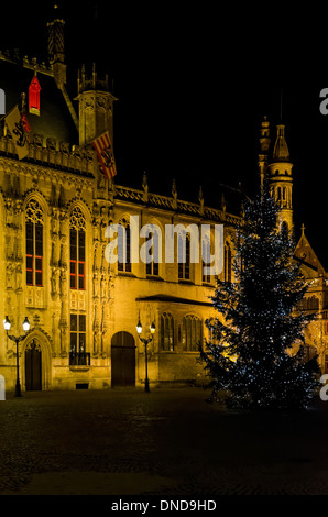 Belgio Brugge City Hall di notte Foto Stock