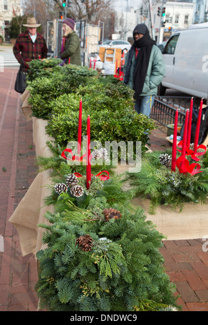 Washington, DC - Natale verde in vendita presso lo storico mercato orientale sulla Capitol Hill. Foto Stock