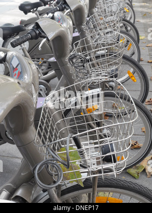 Noleggio city bike stazione in Parigi, Francia Foto Stock