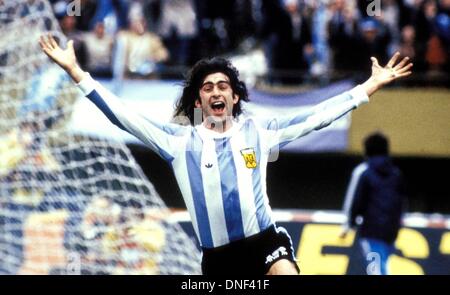 25.06.1978 Buenos Aires Argentina. Mario Kempes (Argentina) - celebra il suo gol segnato nella finale di Coppa del mondo 1978 Foto Stock