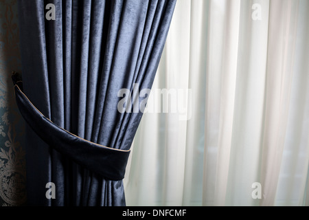 Girato a colori di una tenda di lusso in una casa Foto Stock