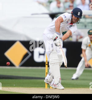 Melbourne, Australia. Il 26 dicembre, 2013. Alastair Cook di ovatta in azione durante il durante il giorno uno del quarto ceneri Test match tra Australia e Inghilterra al MCG - Pugilato giornata di test in Australia vs Inghilterra MCG, Melbourne Victoria, Australia. Credito: Azione Sport Plus/Alamy Live News Foto Stock