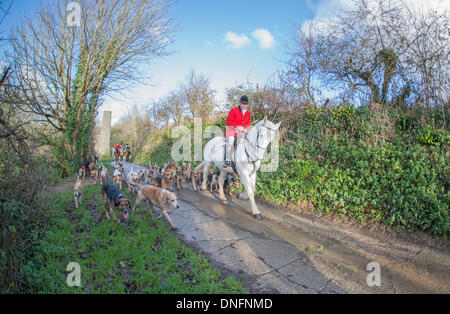 Cury suoneria throughcountryside galoppo su Penrose station wagon dopo la loro Boxing Day si incontrano a Helston, Cornwall Alamy/Bob Sharples Foto Stock