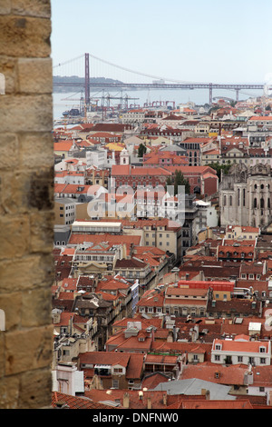 Vista del Ponte 25 de Abril [Ponte 25 aprile], Lisbona Foto Stock